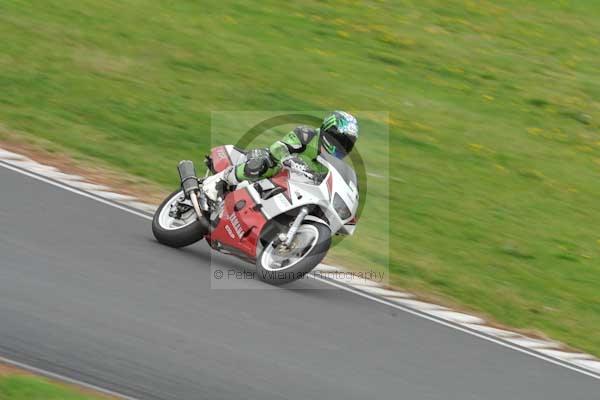 Mallory park Leicestershire;Mallory park photographs;Motorcycle action photographs;event digital images;eventdigitalimages;mallory park;no limits trackday;peter wileman photography;trackday;trackday digital images;trackday photos