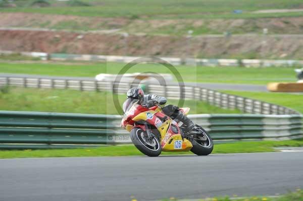 Mallory park Leicestershire;Mallory park photographs;Motorcycle action photographs;event digital images;eventdigitalimages;mallory park;no limits trackday;peter wileman photography;trackday;trackday digital images;trackday photos