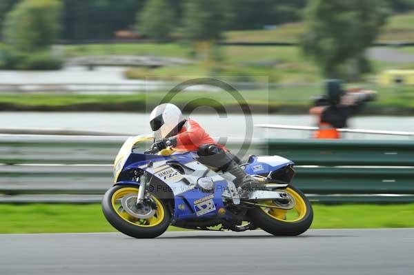 Mallory park Leicestershire;Mallory park photographs;Motorcycle action photographs;event digital images;eventdigitalimages;mallory park;no limits trackday;peter wileman photography;trackday;trackday digital images;trackday photos