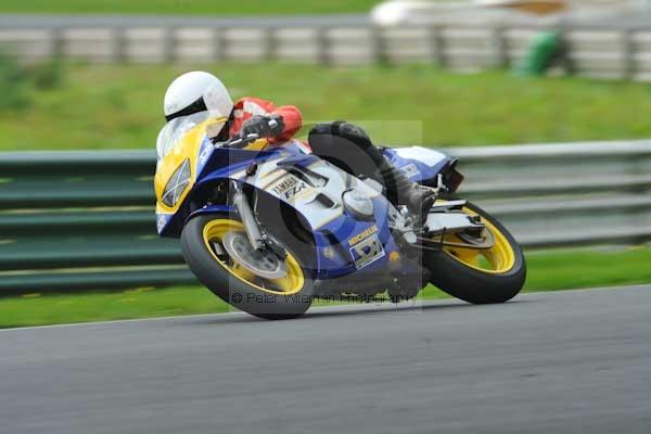 Mallory park Leicestershire;Mallory park photographs;Motorcycle action photographs;event digital images;eventdigitalimages;mallory park;no limits trackday;peter wileman photography;trackday;trackday digital images;trackday photos