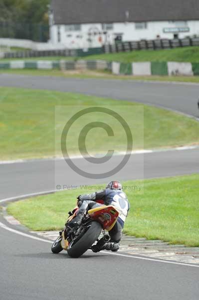 Mallory park Leicestershire;Mallory park photographs;Motorcycle action photographs;event digital images;eventdigitalimages;mallory park;no limits trackday;peter wileman photography;trackday;trackday digital images;trackday photos