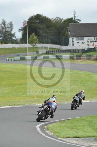 Mallory park Leicestershire;Mallory park photographs;Motorcycle action photographs;event digital images;eventdigitalimages;mallory park;no limits trackday;peter wileman photography;trackday;trackday digital images;trackday photos