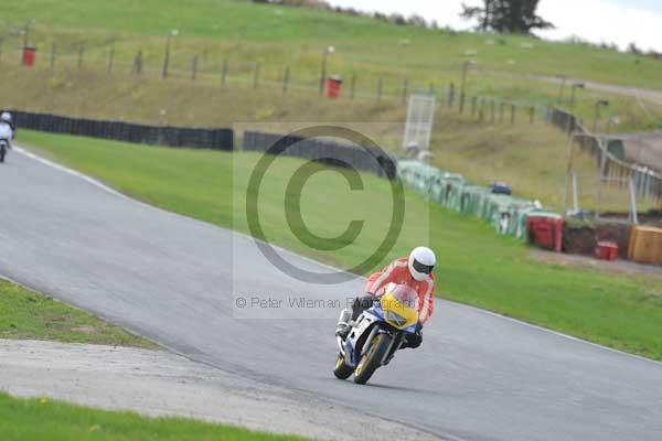 Mallory park Leicestershire;Mallory park photographs;Motorcycle action photographs;event digital images;eventdigitalimages;mallory park;no limits trackday;peter wileman photography;trackday;trackday digital images;trackday photos