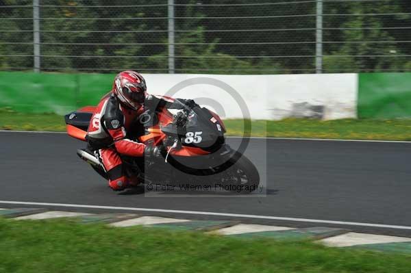 Mallory park Leicestershire;Mallory park photographs;Motorcycle action photographs;event digital images;eventdigitalimages;mallory park;no limits trackday;peter wileman photography;trackday;trackday digital images;trackday photos