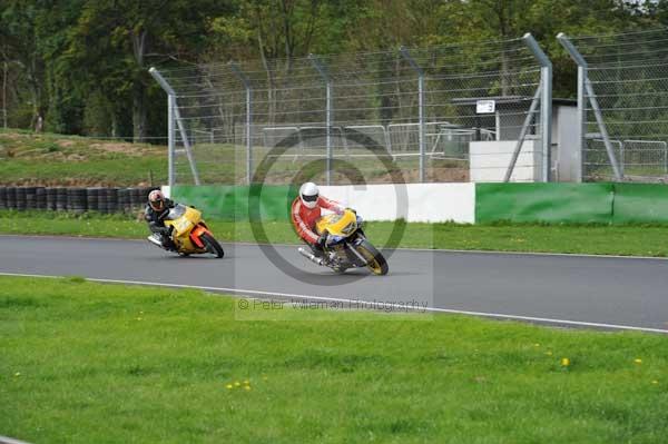 Mallory park Leicestershire;Mallory park photographs;Motorcycle action photographs;event digital images;eventdigitalimages;mallory park;no limits trackday;peter wileman photography;trackday;trackday digital images;trackday photos