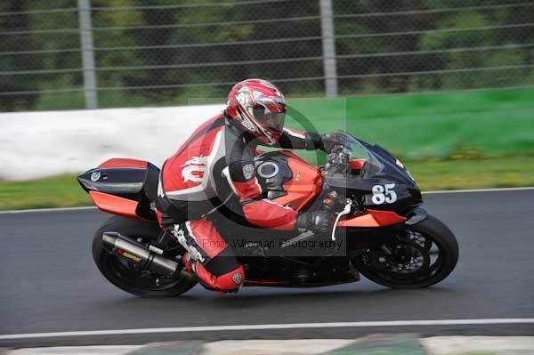 Mallory park Leicestershire;Mallory park photographs;Motorcycle action photographs;event digital images;eventdigitalimages;mallory park;no limits trackday;peter wileman photography;trackday;trackday digital images;trackday photos