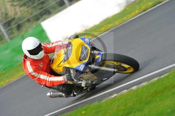 Mallory park Leicestershire;Mallory park photographs;Motorcycle action photographs;event digital images;eventdigitalimages;mallory park;no limits trackday;peter wileman photography;trackday;trackday digital images;trackday photos