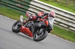 Mallory-park-Leicestershire;Mallory-park-photographs;Motorcycle-action-photographs;event-digital-images;eventdigitalimages;mallory-park;no-limits-trackday;peter-wileman-photography;trackday;trackday-digital-images;trackday-photos