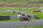 Mallory-park-Leicestershire;Mallory-park-photographs;Motorcycle-action-photographs;event-digital-images;eventdigitalimages;mallory-park;no-limits-trackday;peter-wileman-photography;trackday;trackday-digital-images;trackday-photos