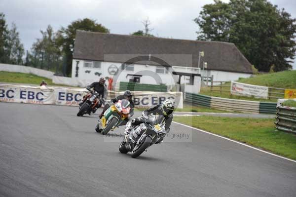 Mallory park Leicestershire;Mallory park photographs;Motorcycle action photographs;event digital images;eventdigitalimages;mallory park;no limits trackday;peter wileman photography;trackday;trackday digital images;trackday photos