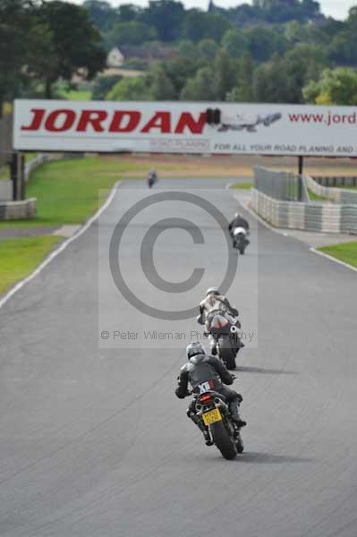 Mallory park Leicestershire;Mallory park photographs;Motorcycle action photographs;event digital images;eventdigitalimages;mallory park;no limits trackday;peter wileman photography;trackday;trackday digital images;trackday photos