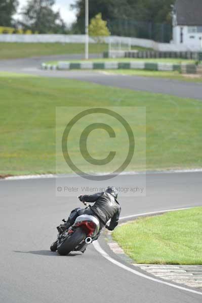 Mallory park Leicestershire;Mallory park photographs;Motorcycle action photographs;event digital images;eventdigitalimages;mallory park;no limits trackday;peter wileman photography;trackday;trackday digital images;trackday photos