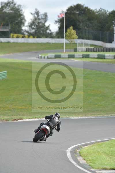 Mallory park Leicestershire;Mallory park photographs;Motorcycle action photographs;event digital images;eventdigitalimages;mallory park;no limits trackday;peter wileman photography;trackday;trackday digital images;trackday photos