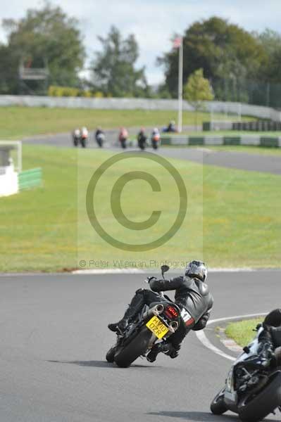 Mallory park Leicestershire;Mallory park photographs;Motorcycle action photographs;event digital images;eventdigitalimages;mallory park;no limits trackday;peter wileman photography;trackday;trackday digital images;trackday photos