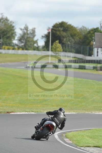 Mallory park Leicestershire;Mallory park photographs;Motorcycle action photographs;event digital images;eventdigitalimages;mallory park;no limits trackday;peter wileman photography;trackday;trackday digital images;trackday photos