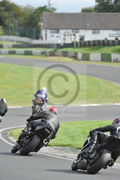 Mallory park Leicestershire;Mallory park photographs;Motorcycle action photographs;event digital images;eventdigitalimages;mallory park;no limits trackday;peter wileman photography;trackday;trackday digital images;trackday photos