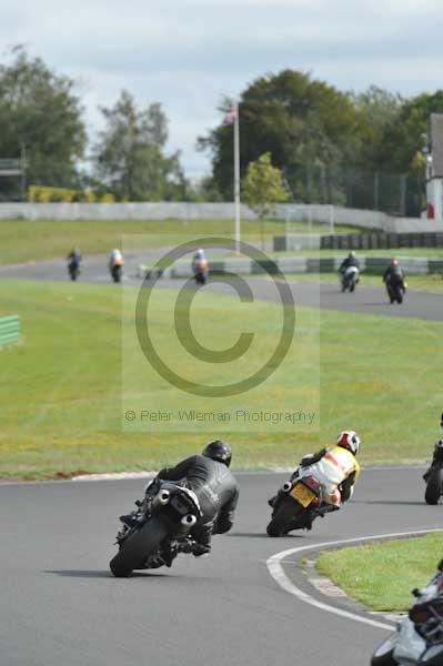 Mallory park Leicestershire;Mallory park photographs;Motorcycle action photographs;event digital images;eventdigitalimages;mallory park;no limits trackday;peter wileman photography;trackday;trackday digital images;trackday photos