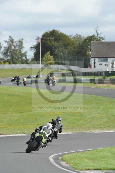 Mallory park Leicestershire;Mallory park photographs;Motorcycle action photographs;event digital images;eventdigitalimages;mallory park;no limits trackday;peter wileman photography;trackday;trackday digital images;trackday photos