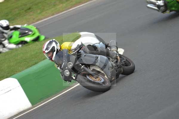 Mallory park Leicestershire;Mallory park photographs;Motorcycle action photographs;event digital images;eventdigitalimages;mallory park;no limits trackday;peter wileman photography;trackday;trackday digital images;trackday photos