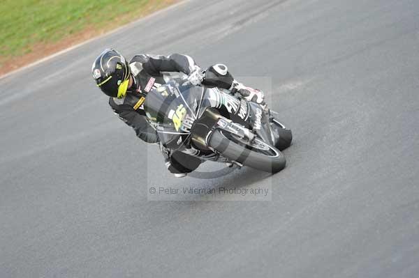 Mallory park Leicestershire;Mallory park photographs;Motorcycle action photographs;event digital images;eventdigitalimages;mallory park;no limits trackday;peter wileman photography;trackday;trackday digital images;trackday photos