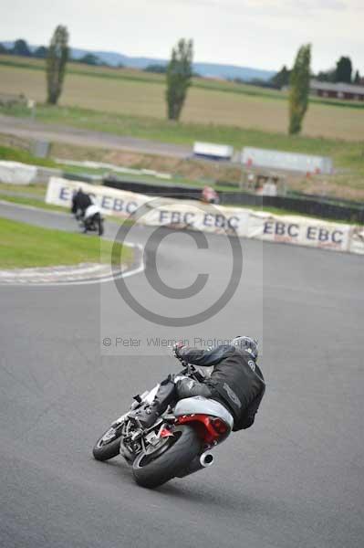 Mallory park Leicestershire;Mallory park photographs;Motorcycle action photographs;event digital images;eventdigitalimages;mallory park;no limits trackday;peter wileman photography;trackday;trackday digital images;trackday photos