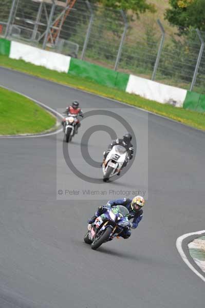 Mallory park Leicestershire;Mallory park photographs;Motorcycle action photographs;event digital images;eventdigitalimages;mallory park;no limits trackday;peter wileman photography;trackday;trackday digital images;trackday photos