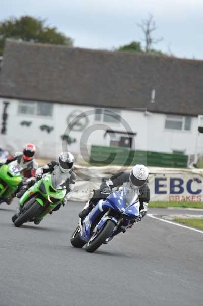 Mallory park Leicestershire;Mallory park photographs;Motorcycle action photographs;event digital images;eventdigitalimages;mallory park;no limits trackday;peter wileman photography;trackday;trackday digital images;trackday photos