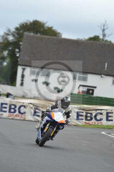 Mallory park Leicestershire;Mallory park photographs;Motorcycle action photographs;event digital images;eventdigitalimages;mallory park;no limits trackday;peter wileman photography;trackday;trackday digital images;trackday photos