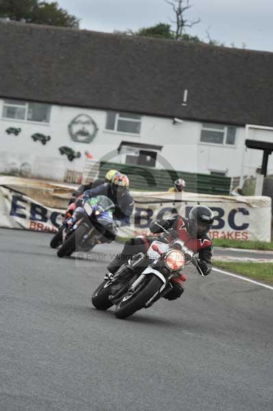 Mallory park Leicestershire;Mallory park photographs;Motorcycle action photographs;event digital images;eventdigitalimages;mallory park;no limits trackday;peter wileman photography;trackday;trackday digital images;trackday photos