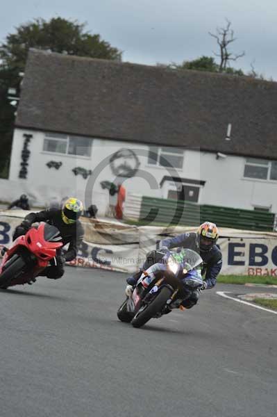 Mallory park Leicestershire;Mallory park photographs;Motorcycle action photographs;event digital images;eventdigitalimages;mallory park;no limits trackday;peter wileman photography;trackday;trackday digital images;trackday photos