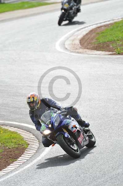 Mallory park Leicestershire;Mallory park photographs;Motorcycle action photographs;event digital images;eventdigitalimages;mallory park;no limits trackday;peter wileman photography;trackday;trackday digital images;trackday photos