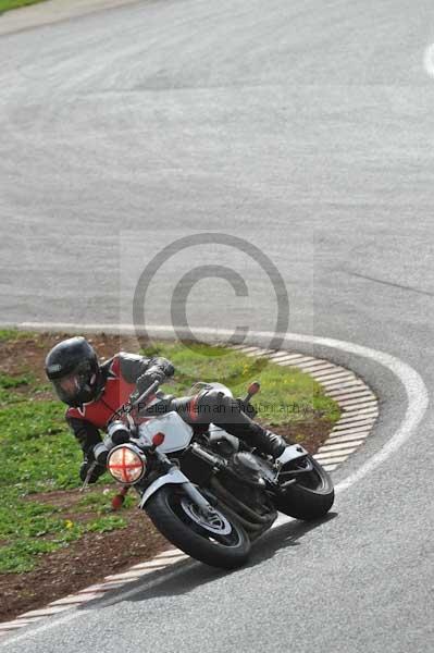 Mallory park Leicestershire;Mallory park photographs;Motorcycle action photographs;event digital images;eventdigitalimages;mallory park;no limits trackday;peter wileman photography;trackday;trackday digital images;trackday photos