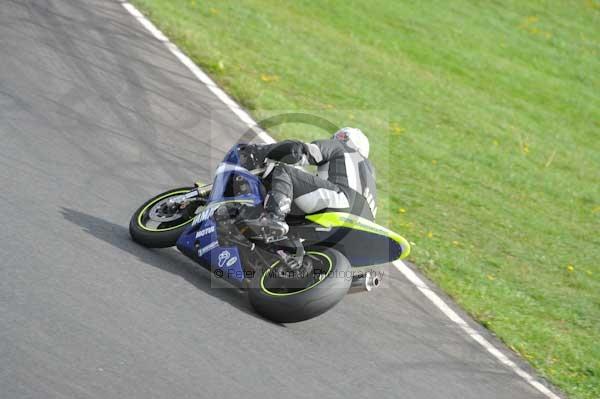 Mallory park Leicestershire;Mallory park photographs;Motorcycle action photographs;event digital images;eventdigitalimages;mallory park;no limits trackday;peter wileman photography;trackday;trackday digital images;trackday photos