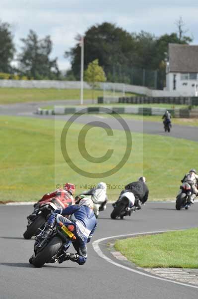 Mallory park Leicestershire;Mallory park photographs;Motorcycle action photographs;event digital images;eventdigitalimages;mallory park;no limits trackday;peter wileman photography;trackday;trackday digital images;trackday photos