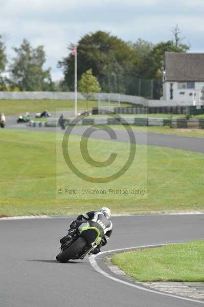 Mallory park Leicestershire;Mallory park photographs;Motorcycle action photographs;event digital images;eventdigitalimages;mallory park;no limits trackday;peter wileman photography;trackday;trackday digital images;trackday photos