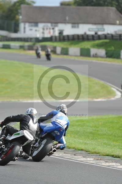 Mallory park Leicestershire;Mallory park photographs;Motorcycle action photographs;event digital images;eventdigitalimages;mallory park;no limits trackday;peter wileman photography;trackday;trackday digital images;trackday photos