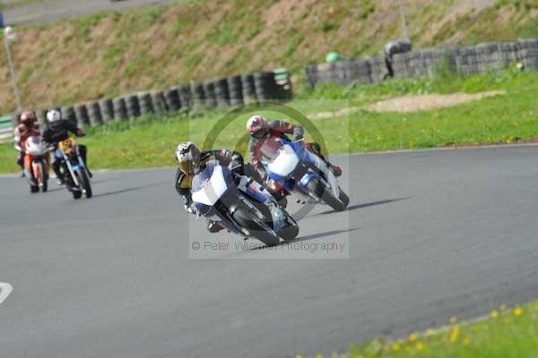 Mallory park Leicestershire;Mallory park photographs;Motorcycle action photographs;event digital images;eventdigitalimages;mallory park;no limits trackday;peter wileman photography;trackday;trackday digital images;trackday photos