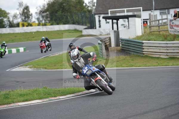 Mallory park Leicestershire;Mallory park photographs;Motorcycle action photographs;event digital images;eventdigitalimages;mallory park;no limits trackday;peter wileman photography;trackday;trackday digital images;trackday photos