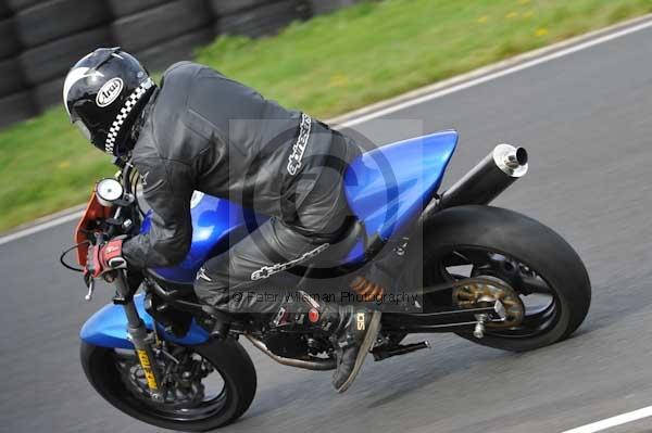 Mallory park Leicestershire;Mallory park photographs;Motorcycle action photographs;event digital images;eventdigitalimages;mallory park;no limits trackday;peter wileman photography;trackday;trackday digital images;trackday photos