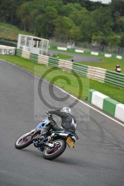 Mallory park Leicestershire;Mallory park photographs;Motorcycle action photographs;event digital images;eventdigitalimages;mallory park;no limits trackday;peter wileman photography;trackday;trackday digital images;trackday photos