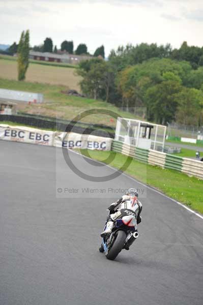 Mallory park Leicestershire;Mallory park photographs;Motorcycle action photographs;event digital images;eventdigitalimages;mallory park;no limits trackday;peter wileman photography;trackday;trackday digital images;trackday photos