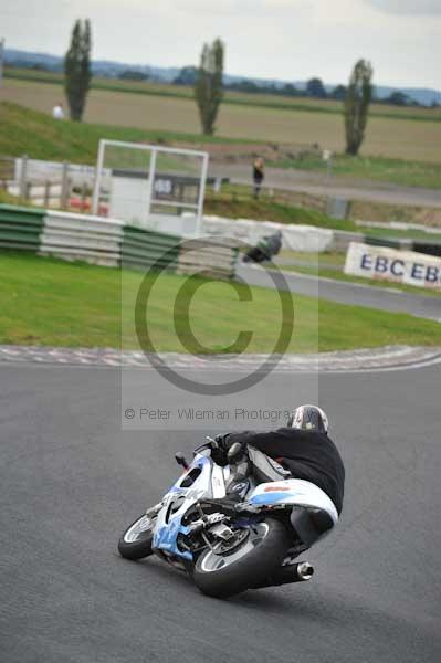 Mallory park Leicestershire;Mallory park photographs;Motorcycle action photographs;event digital images;eventdigitalimages;mallory park;no limits trackday;peter wileman photography;trackday;trackday digital images;trackday photos