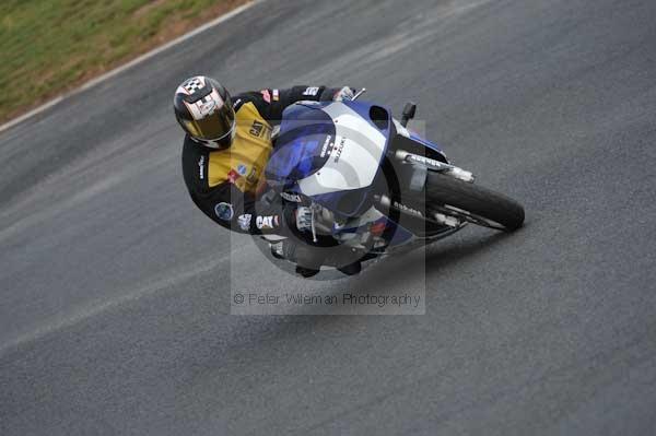 Mallory park Leicestershire;Mallory park photographs;Motorcycle action photographs;event digital images;eventdigitalimages;mallory park;no limits trackday;peter wileman photography;trackday;trackday digital images;trackday photos