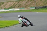 Mallory-park-Leicestershire;Mallory-park-photographs;Motorcycle-action-photographs;event-digital-images;eventdigitalimages;mallory-park;no-limits-trackday;peter-wileman-photography;trackday;trackday-digital-images;trackday-photos