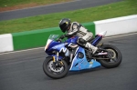 Mallory-park-Leicestershire;Mallory-park-photographs;Motorcycle-action-photographs;event-digital-images;eventdigitalimages;mallory-park;no-limits-trackday;peter-wileman-photography;trackday;trackday-digital-images;trackday-photos