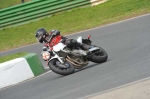 Mallory-park-Leicestershire;Mallory-park-photographs;Motorcycle-action-photographs;event-digital-images;eventdigitalimages;mallory-park;no-limits-trackday;peter-wileman-photography;trackday;trackday-digital-images;trackday-photos