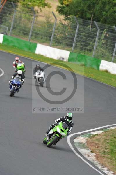 Mallory park Leicestershire;Mallory park photographs;Motorcycle action photographs;event digital images;eventdigitalimages;mallory park;no limits trackday;peter wileman photography;trackday;trackday digital images;trackday photos