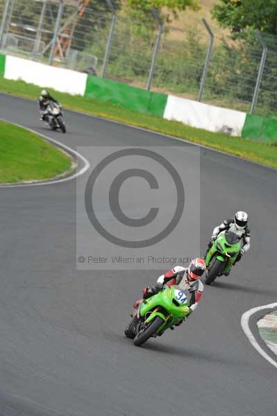 Mallory park Leicestershire;Mallory park photographs;Motorcycle action photographs;event digital images;eventdigitalimages;mallory park;no limits trackday;peter wileman photography;trackday;trackday digital images;trackday photos