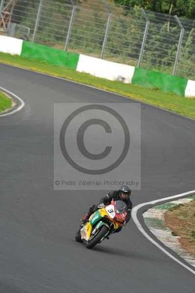 Mallory park Leicestershire;Mallory park photographs;Motorcycle action photographs;event digital images;eventdigitalimages;mallory park;no limits trackday;peter wileman photography;trackday;trackday digital images;trackday photos