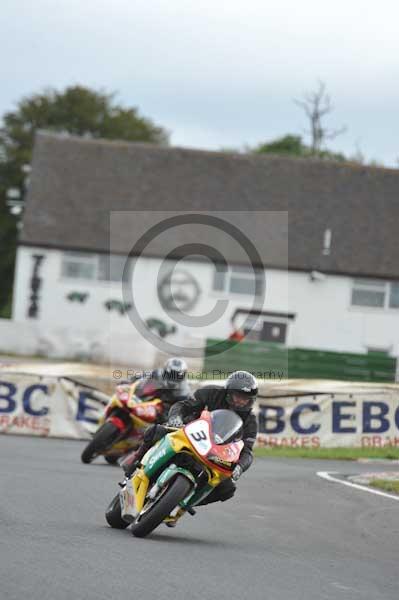 Mallory park Leicestershire;Mallory park photographs;Motorcycle action photographs;event digital images;eventdigitalimages;mallory park;no limits trackday;peter wileman photography;trackday;trackday digital images;trackday photos